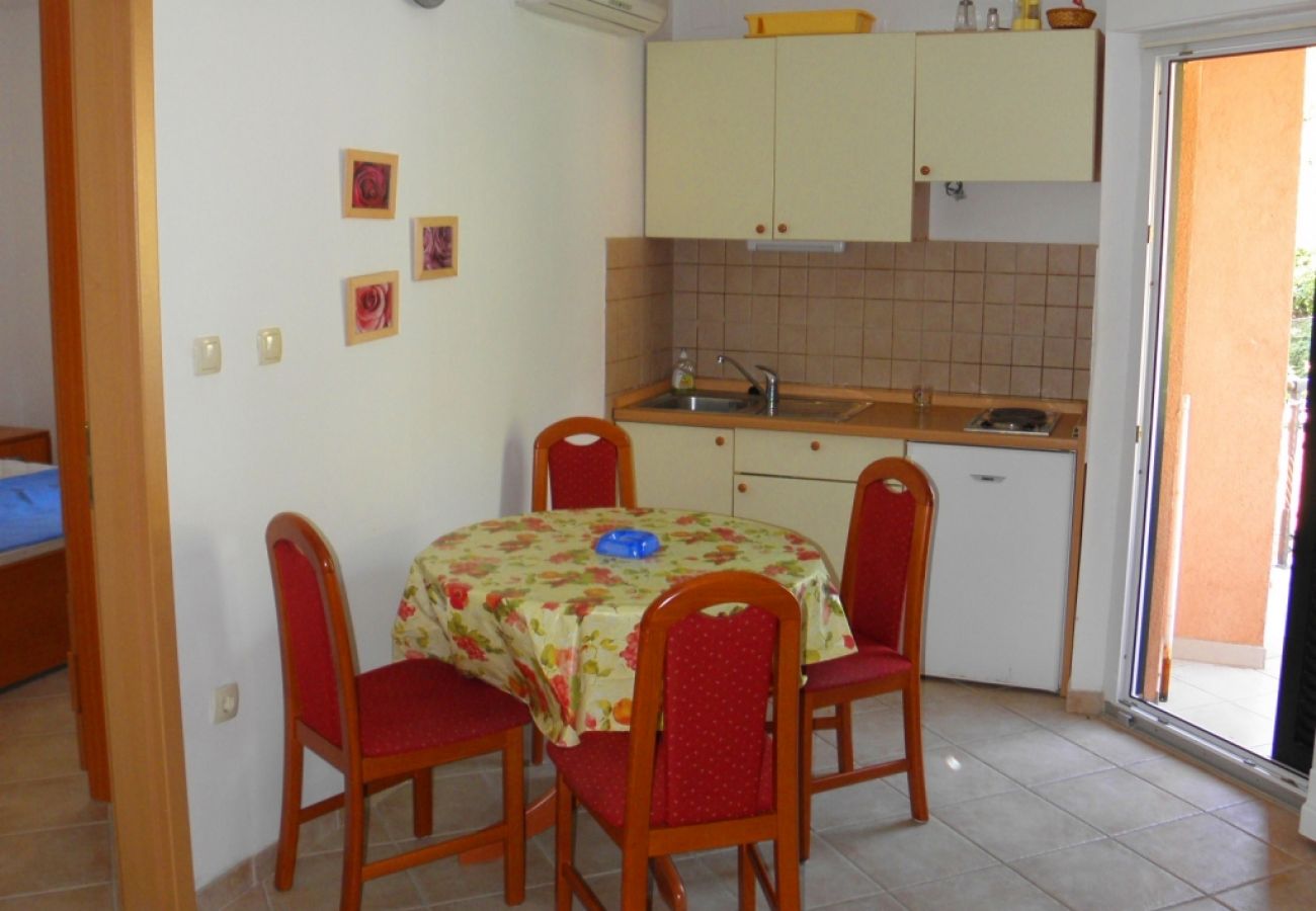 Appartement à Podgora - Appartement dans Podgora avec vue mer, terrasse, Climatisation, WIFI (3812-3)