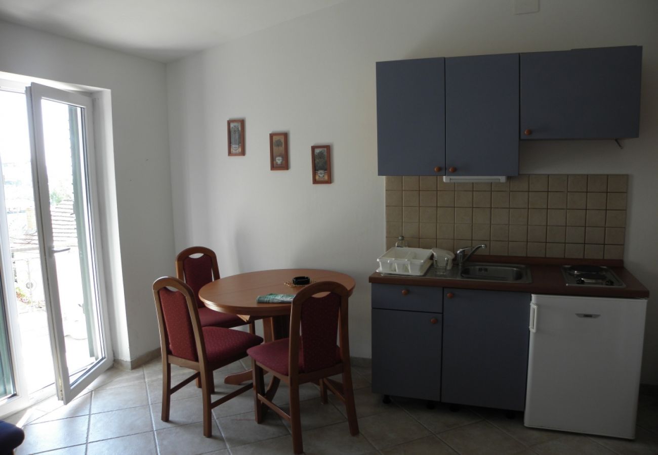 Appartement à Podgora - Appartement dans Podgora avec vue mer, terrasse, Climatisation, WIFI (3812-4)