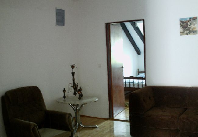 Appartement à Zlarin - Appartement dans Zlarin avec Balcon, WIFI, Machine à laver (3813-1) Appartement à Zlarin - Appartement dans Zlarin avec Balcon, WIFI, Machine à laver (3813-1)