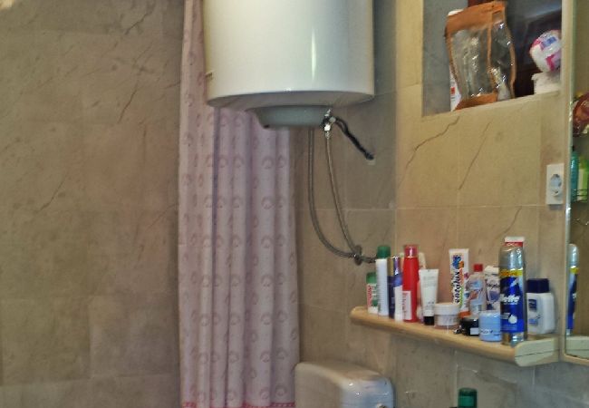 Appartement à Zlarin - Appartement dans Zlarin avec Balcon, WIFI, Machine à laver (3813-2) Appartement à Zlarin - Appartement dans Zlarin avec Balcon, WIFI, Machine à laver (3813-2)