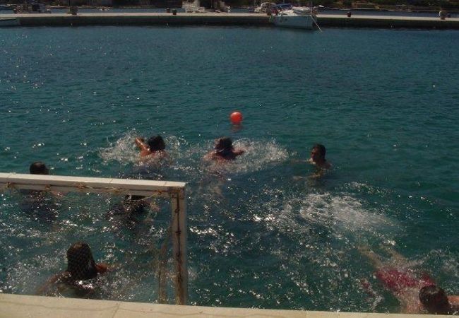 Appartement à Zlarin - Appartement dans Zlarin avec Balcon, WIFI, Machine à laver (3813-2) Appartement à Zlarin - Appartement dans Zlarin avec Balcon, WIFI, Machine à laver (3813-2)