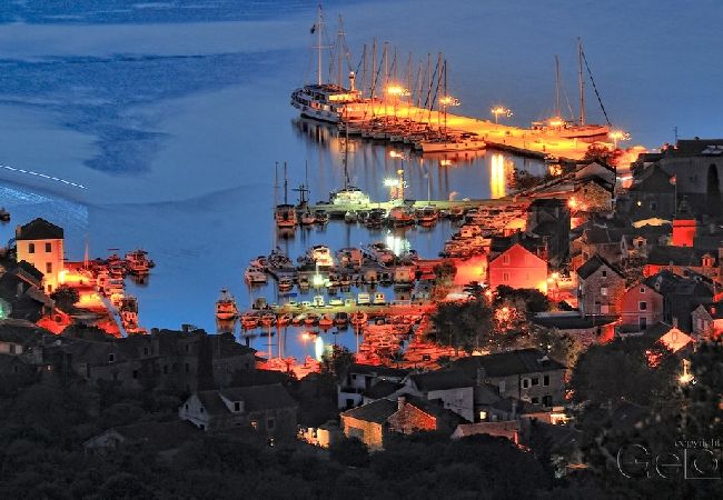 Appartement à Zlarin - Appartement dans Zlarin avec Balcon, WIFI, Machine à laver (3813-2) Appartement à Zlarin - Appartement dans Zlarin avec Balcon, WIFI, Machine à laver (3813-2)