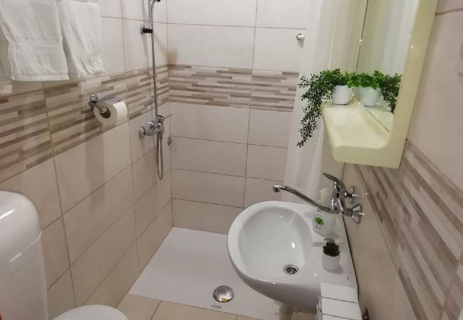 Appartement à Šibenik-Brodarica - Appartement dans Brodarica avec vue mer, terrasse, Climatisation, WIFI (3814-1) Appartement à Šibenik-Brodarica - Appartement dans Brodarica avec vue mer, terrasse, Climatisation, WIFI (3814-1)