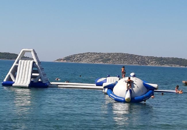 Appartement à Šibenik-Brodarica - Appartement dans Brodarica avec vue mer, terrasse, Climatisation, WIFI (3814-1) Appartement à Šibenik-Brodarica - Appartement dans Brodarica avec vue mer, terrasse, Climatisation, WIFI (3814-1)