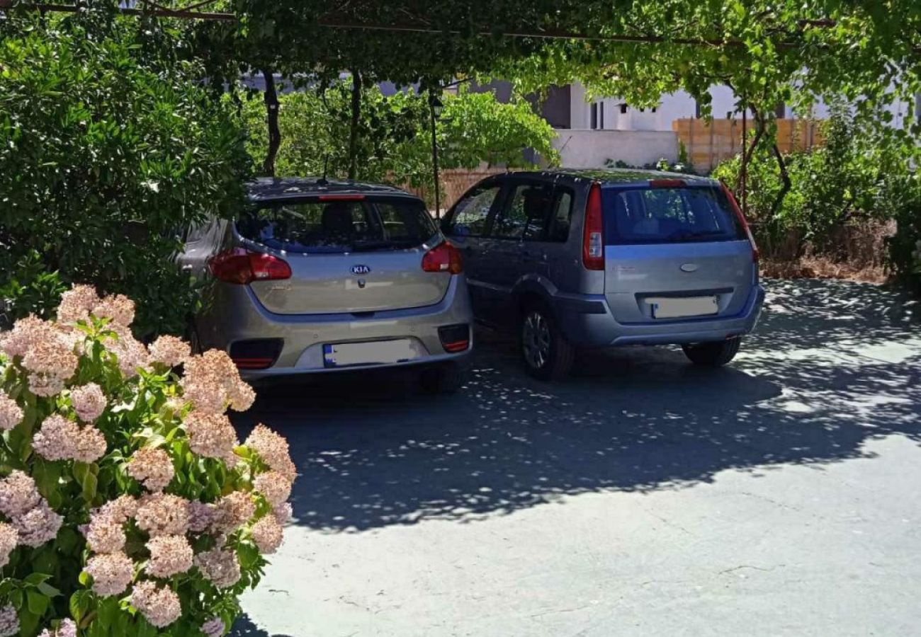 Appartement à Šibenik-Brodarica - Appartement dans Brodarica avec vue mer, terrasse, Climatisation, WIFI (3814-1)