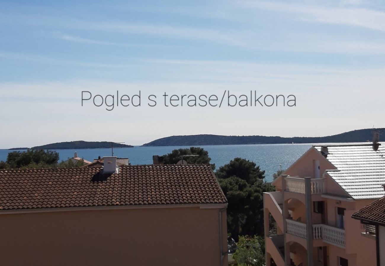 Appartement à Šibenik-Brodarica - Appartement dans Brodarica avec vue mer, terrasse, Climatisation, WIFI (3814-1)