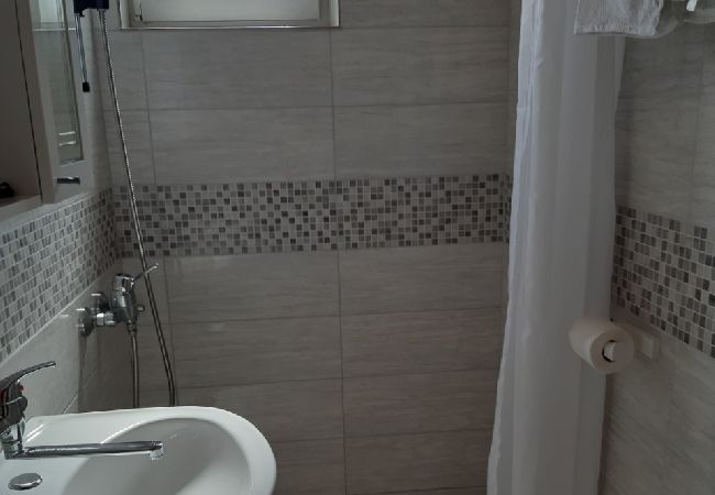 Appartement à Šibenik-Brodarica - Appartement dans Brodarica avec vue mer, Balcon, Climatisation, WIFI (3814-2) Appartement à Šibenik-Brodarica - Appartement dans Brodarica avec vue mer, Balcon, Climatisation, WIFI (3814-2)