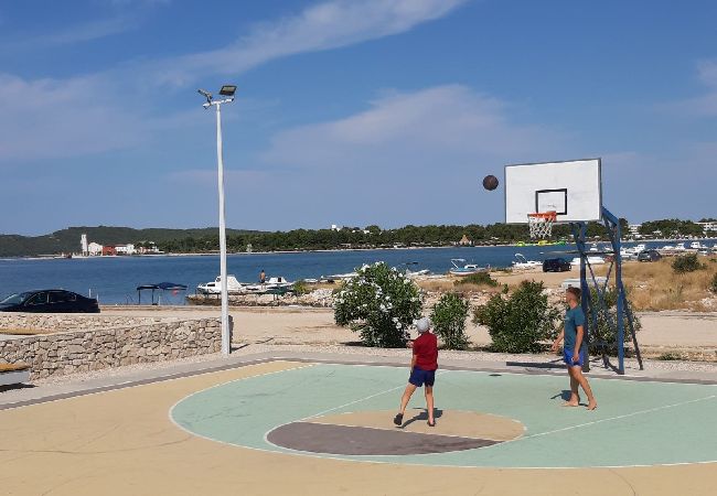 Appartement à Šibenik-Brodarica - Appartement dans Brodarica avec vue mer, Balcon, Climatisation, WIFI (3814-2) Appartement à Šibenik-Brodarica - Appartement dans Brodarica avec vue mer, Balcon, Climatisation, WIFI (3814-2)