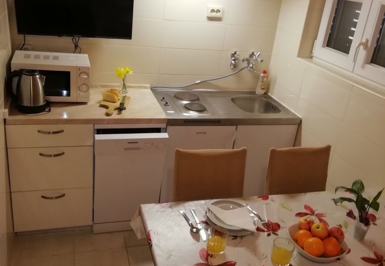 Appartement à Sibenik - Appartement dans Brodarica avec vue mer, Balcon, Climatisation, WIFI (3814-2)