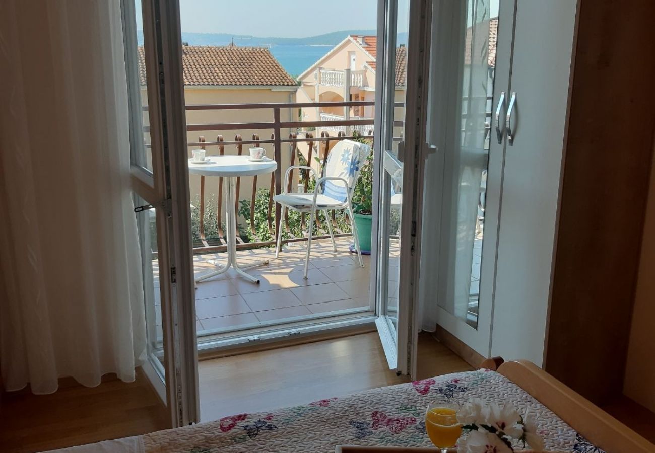 Appartement à Sibenik - Appartement dans Brodarica avec vue mer, Balcon, Climatisation, WIFI (3814-2)