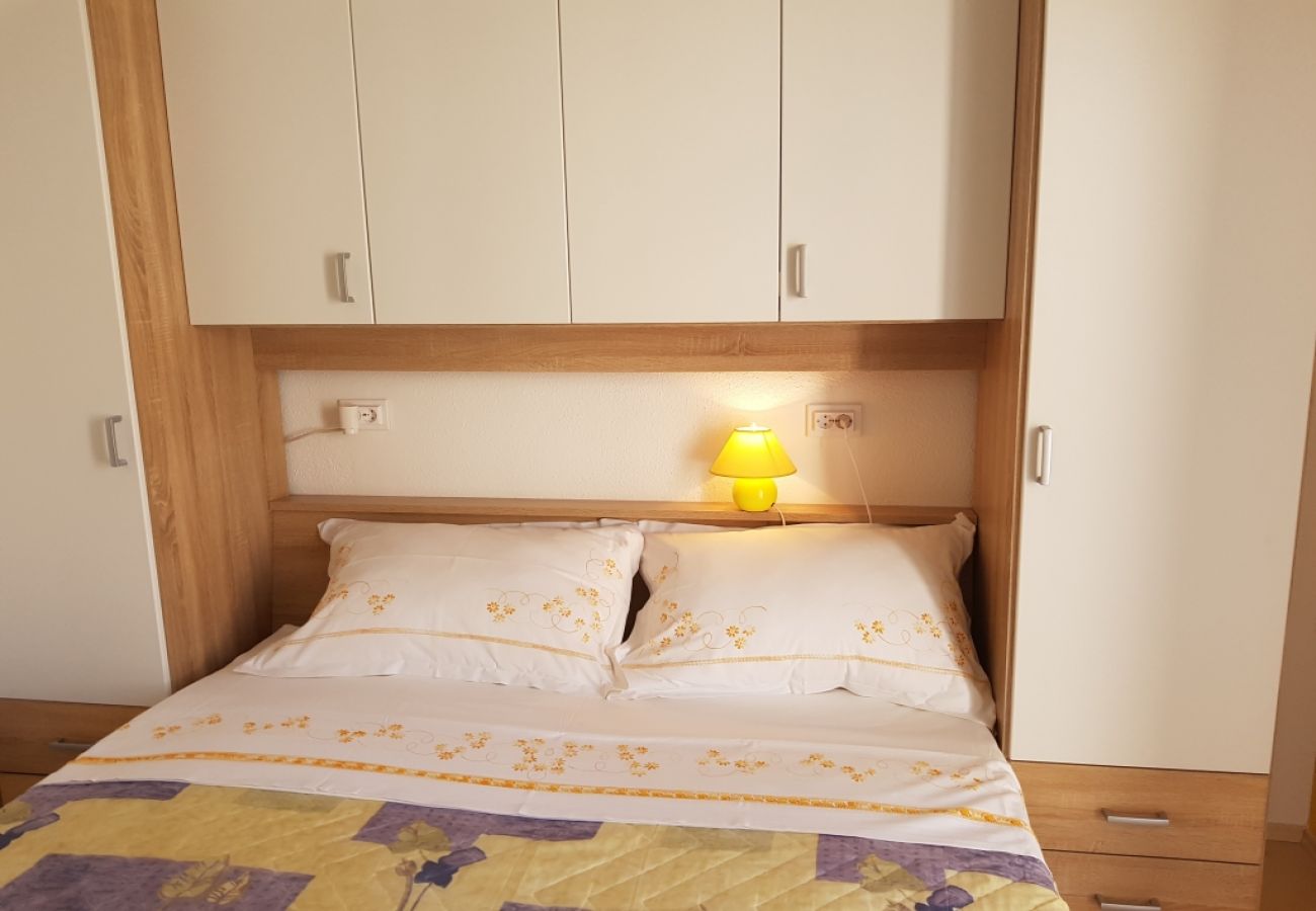 Appartement à Bol - Appartement dans Bol avec vue mer, Balcon, Climatisation, WIFI (3831-1)