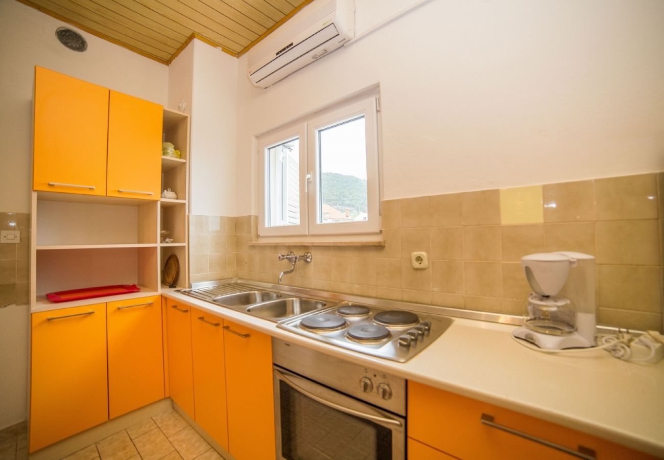 Appartement à Bol - Appartement dans Bol avec vue mer, Balcon, Climatisation, WIFI (3835-1)