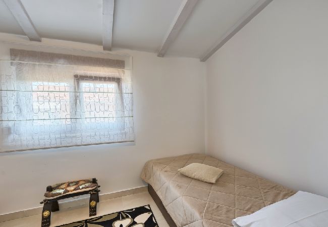 Appartement à Štinjan - Appartement dans Štinjan avec vue mer, terrasse, Climatisation, WIFI (3326-2) Appartement à Štinjan - Appartement dans Štinjan avec vue mer, terrasse, Climatisation, WIFI (3326-2)