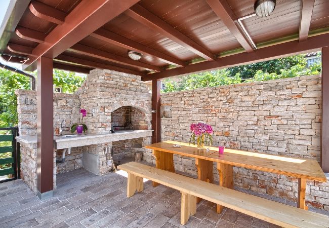 Appartement à Štinjan - Appartement dans Štinjan avec vue mer, Climatisation, WIFI, Machine à laver (3326-4) Appartement à Štinjan - Appartement dans Štinjan avec vue mer, Climatisation, WIFI, Machine à laver (3326-4)