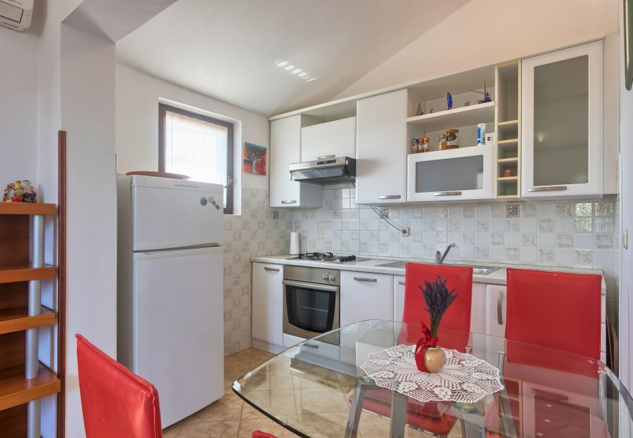 Appartement à Štinjan - Appartement dans Štinjan avec vue mer, Balcon, Climatisation, WIFI (3326-5)