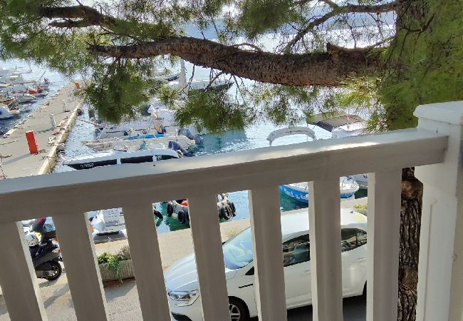 Appartement à Jadranovo - Appartement dans Jadranovo avec vue mer, Balcon, Climatisation, WIFI (3856-1) Appartement à Jadranovo - Appartement dans Jadranovo avec vue mer, Balcon, Climatisation, WIFI (3856-1)