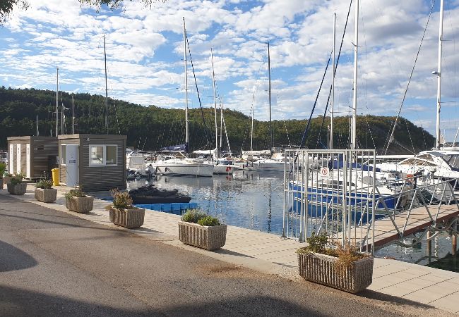 Appartement à Jadranovo - Appartement dans Jadranovo avec vue mer, Balcon, Climatisation, WIFI (3856-1) Appartement à Jadranovo - Appartement dans Jadranovo avec vue mer, Balcon, Climatisation, WIFI (3856-1)