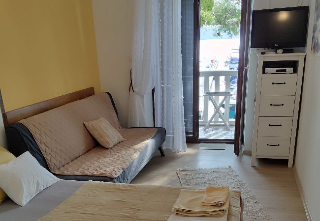 Appartement à Jadranovo - Appartement dans Jadranovo avec vue mer, Balcon, Climatisation, WIFI (3856-2) Appartement à Jadranovo - Appartement dans Jadranovo avec vue mer, Balcon, Climatisation, WIFI (3856-2)