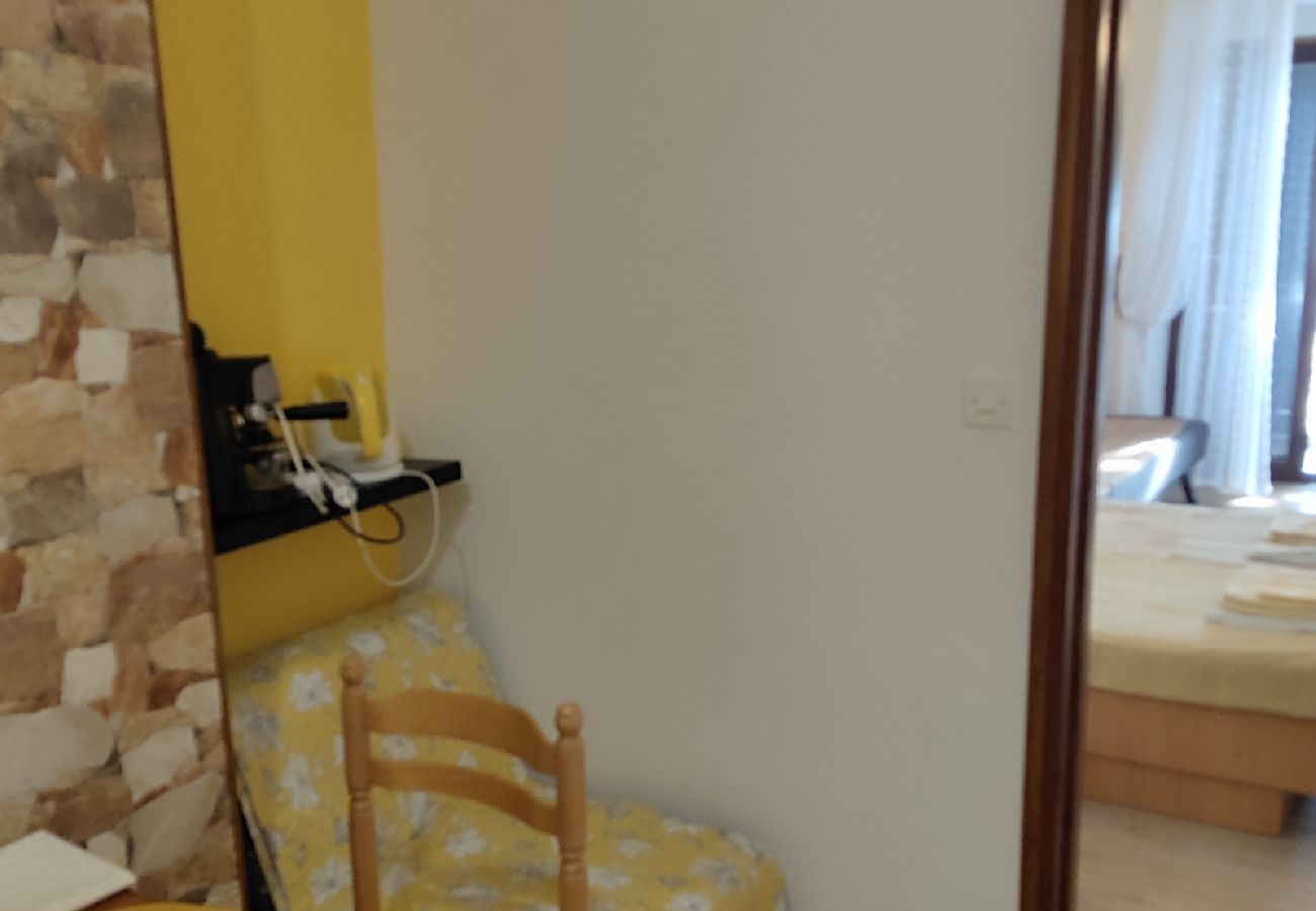 Appartement à Jadranovo - Appartement dans Jadranovo avec vue mer, Balcon, Climatisation, WIFI (3856-2)