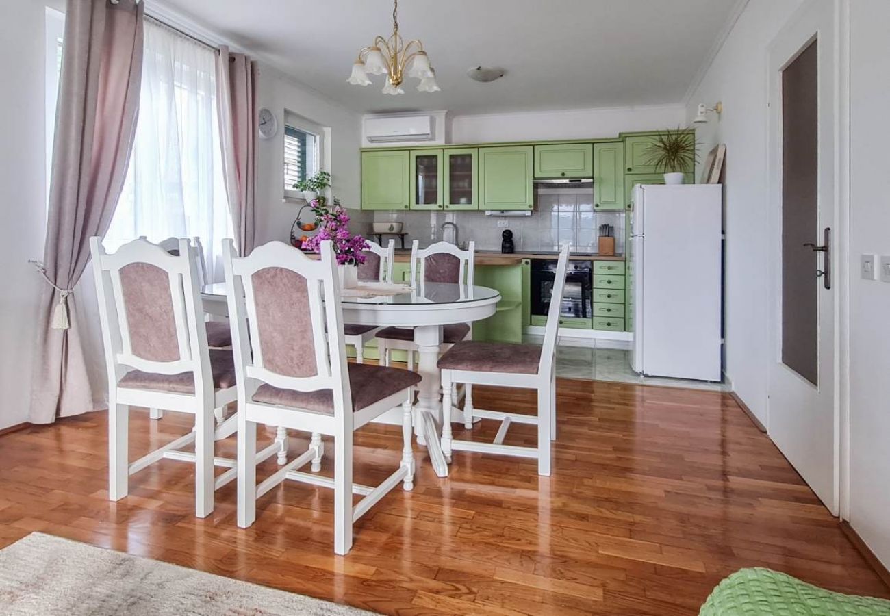 Appartement à Viganj - Appartement dans Viganj avec vue mer, terrasse, Climatisation, WIFI (3870-1)