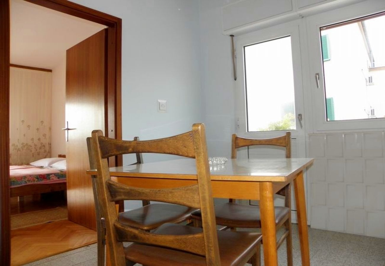 Appartement à Duce - Appartement dans Duće avec vue mer, Balcon, Climatisation, WIFI (4166-8)