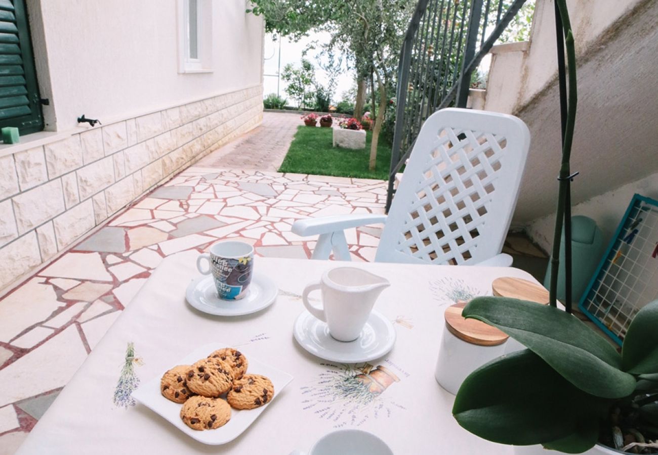 Studio à Duce - Appartement Studio dans Duće avec vue mer, terrasse, WIFI (4167-10)