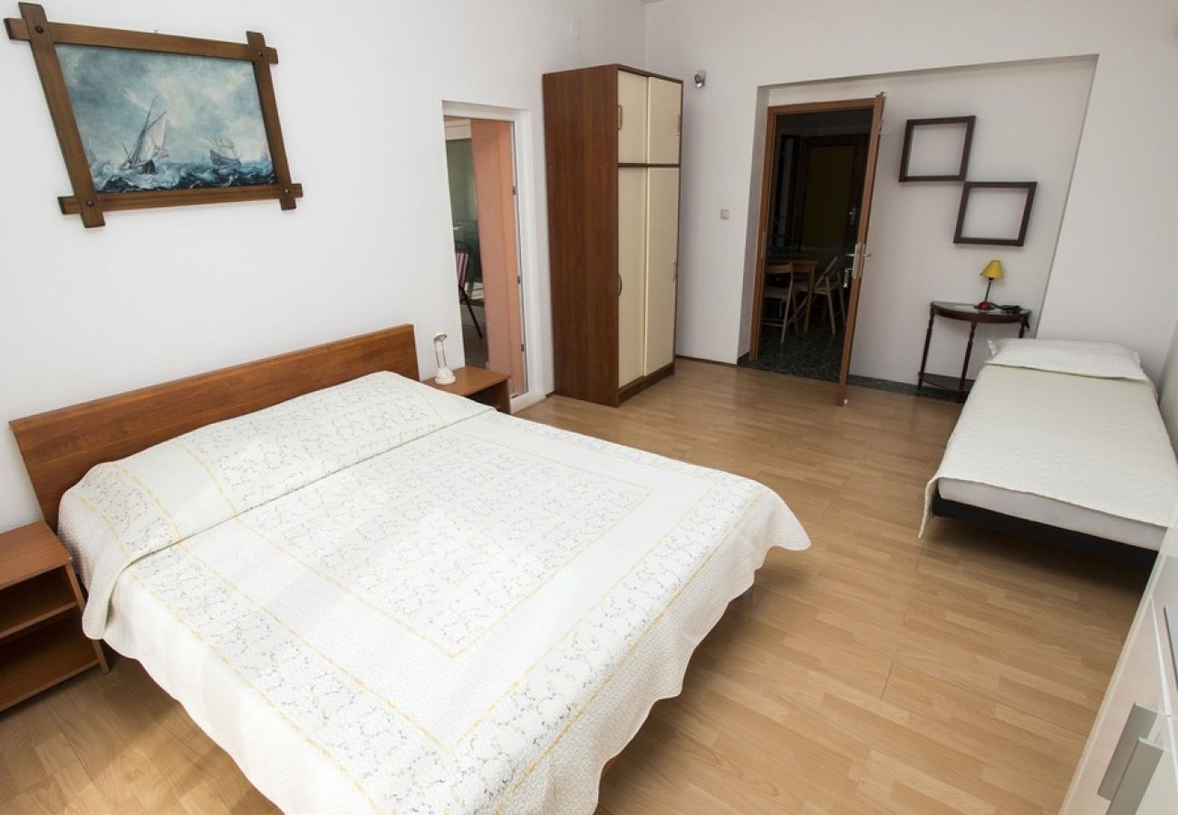 Appartement à Duce - Appartement dans Duće avec vue mer, Balcon, Climatisation, WIFI (4172-1)