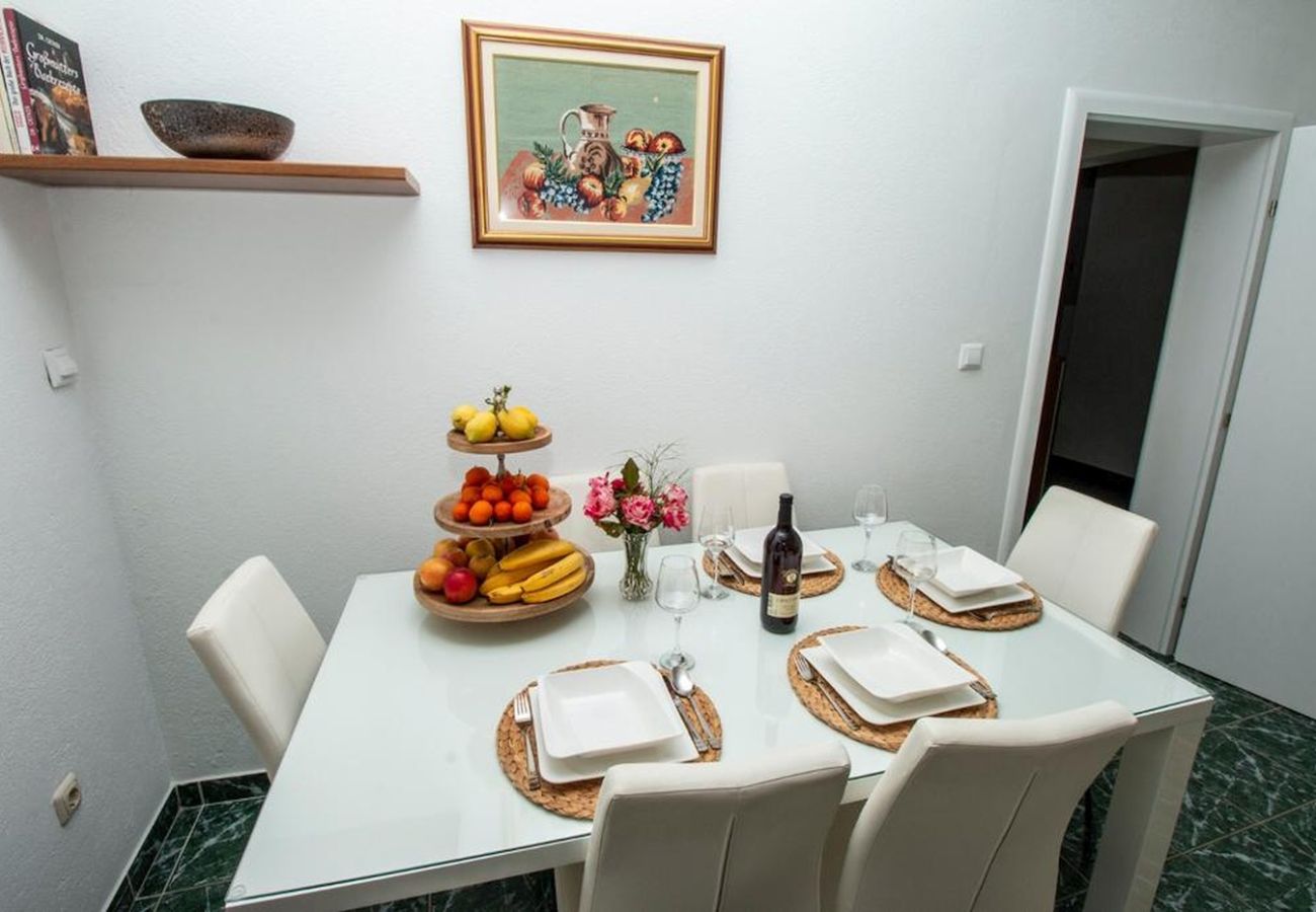 Appartement à Duce - Appartement dans Duće avec vue mer, Balcon, Climatisation, WIFI (4172-1)