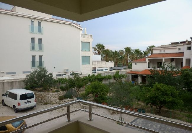 Appartement à Duce - Appartement dans Duće avec terrasse, Climatisation, WIFI, Machine à laver (4173-5) Appartement à Duce - Appartement dans Duće avec terrasse, Climatisation, WIFI, Machine à laver (4173-5)