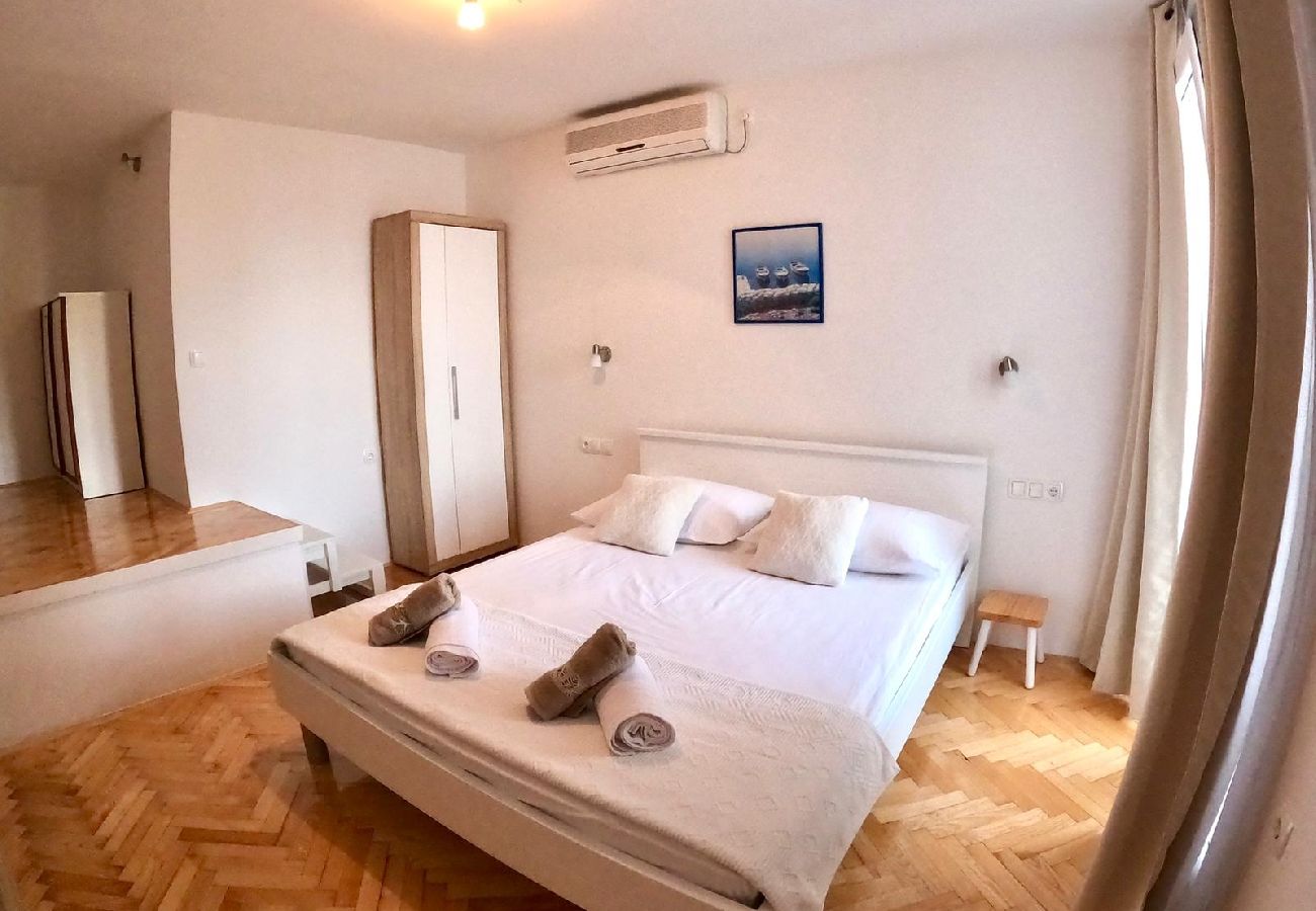 Appartement à Duce - Appartement dans Duće avec vue mer, Balcon, Climatisation, WIFI (4174-7)