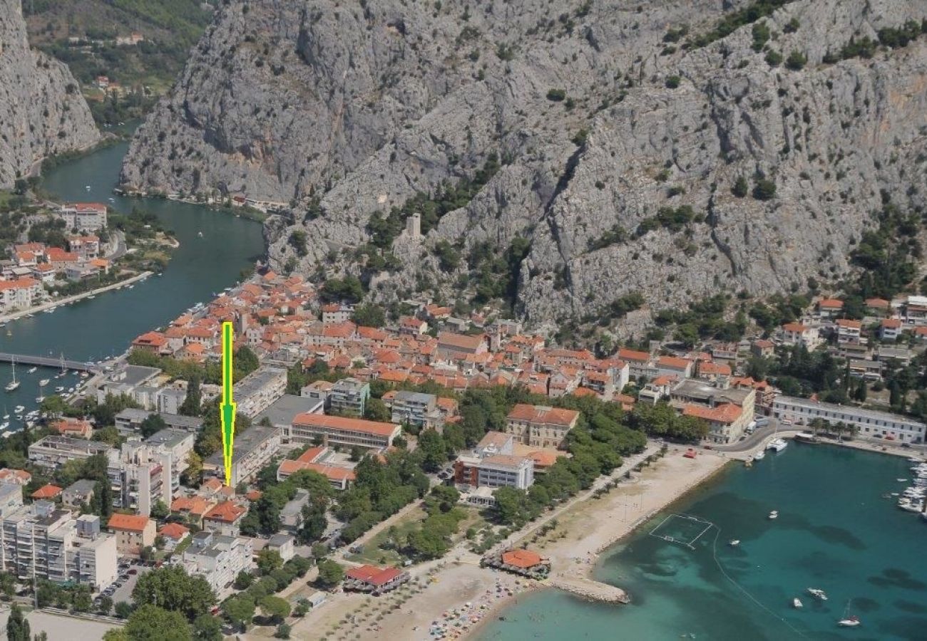 Maison à Omiš - Maison de vacances dans Omiš avec terrasse, Climatisation, WIFI, Machine à laver (4183-1)