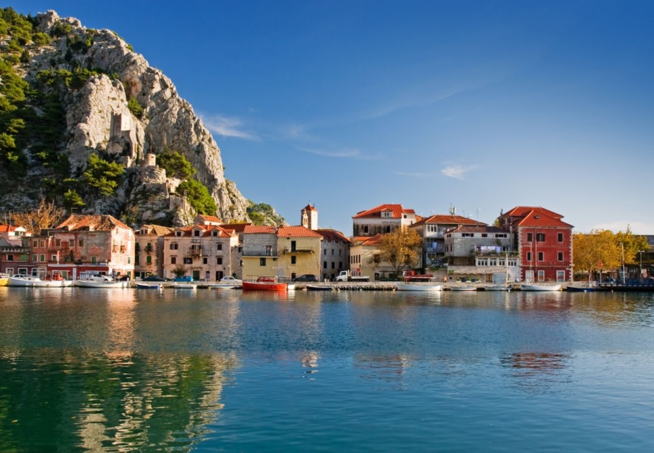 Maison à Omiš - Maison de vacances dans Omiš avec terrasse, Climatisation, WIFI, Machine à laver (4183-1)