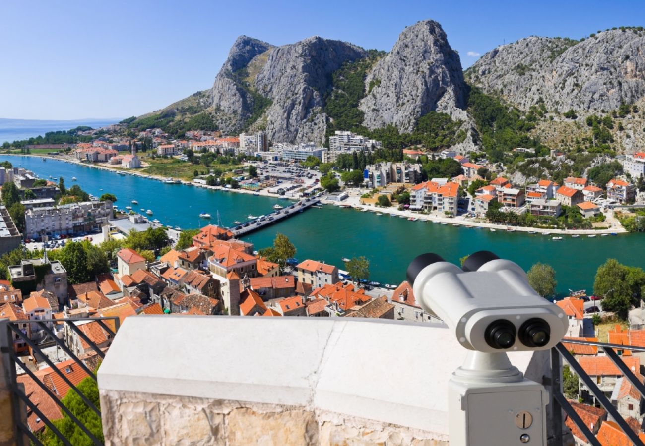 Maison à Omiš - Maison de vacances dans Omiš avec terrasse, Climatisation, WIFI, Machine à laver (4183-1)