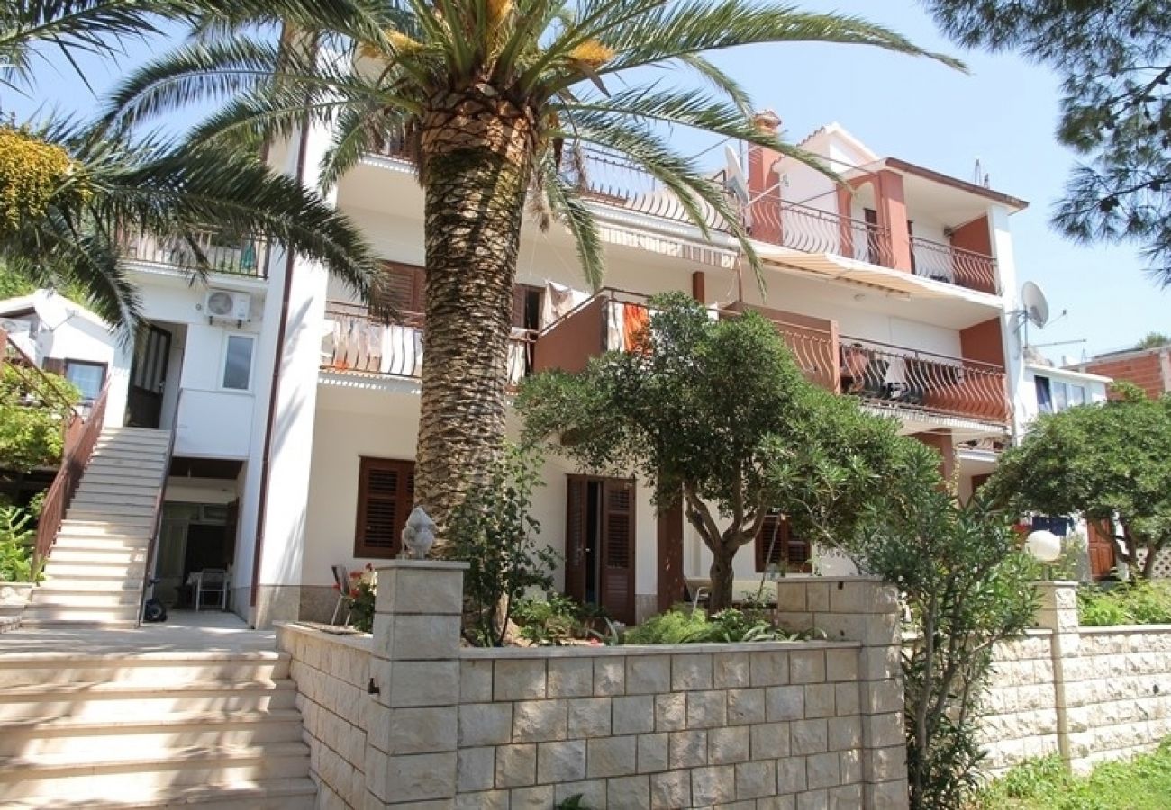 Maison à Lokva Rogoznica - Maison de vacances dans Lokva Rogoznica avec vue mer, terrasse, Climatisation (4184-3)