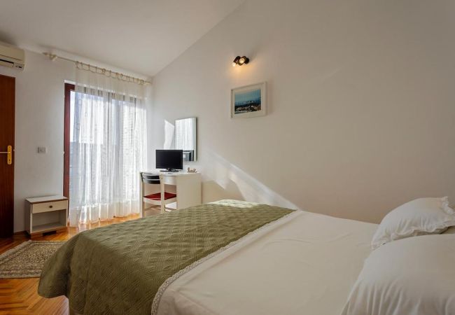 Appartement à Rogoznica - Appartement dans Rogoznica avec terrasse, Climatisation, WIFI (3338-3) Appartement à Rogoznica - Appartement dans Rogoznica avec terrasse, Climatisation, WIFI (3338-3)