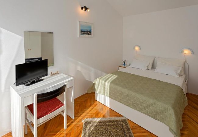 Appartement à Rogoznica - Appartement dans Rogoznica avec terrasse, Climatisation, WIFI (3338-3) Appartement à Rogoznica - Appartement dans Rogoznica avec terrasse, Climatisation, WIFI (3338-3)
