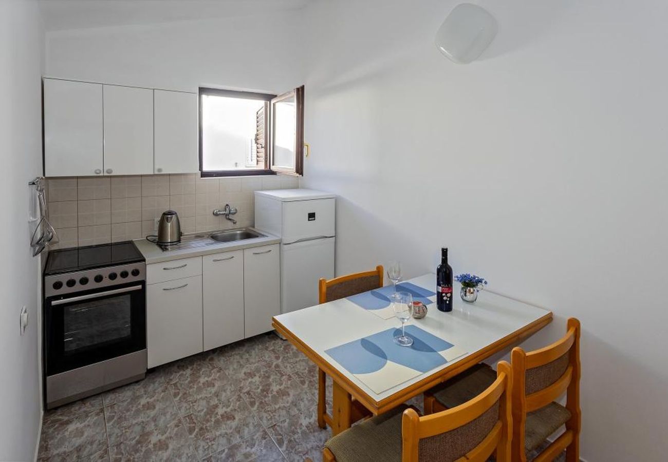 Appartement à Rogoznica - Appartement dans Rogoznica avec terrasse, Climatisation, WIFI (3338-3)