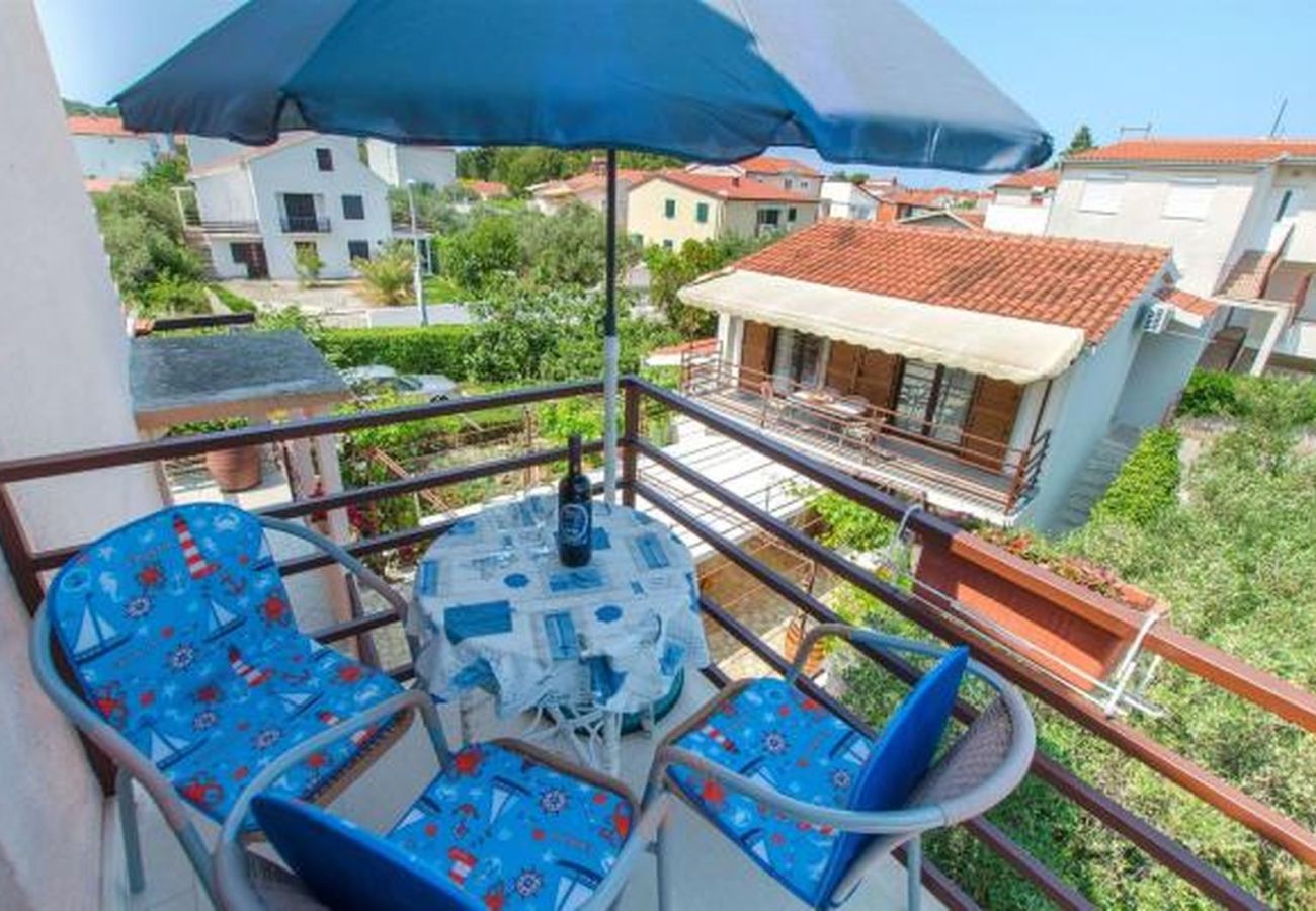 Appartement à Rogoznica - Appartement dans Rogoznica avec terrasse, Climatisation, WIFI (3338-3)