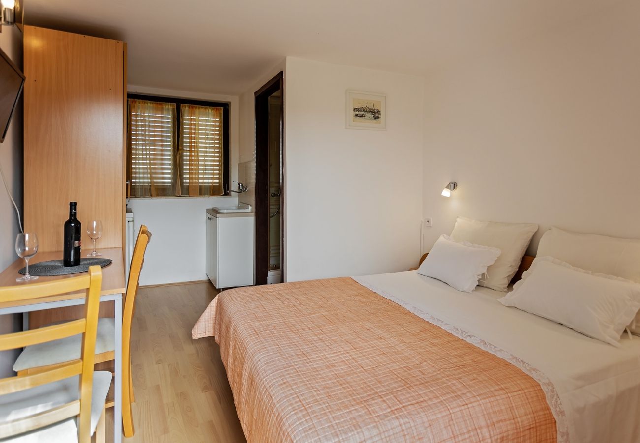 Chambres d'hôtes à Rogoznica - Chambre dans Rogoznica avec WIFI (3338-5)