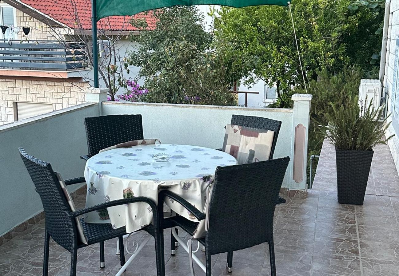 Appartement à Trpanj - Appartement dans Trpanj avec vue mer, terrasse, Climatisation, WIFI (4199-2)