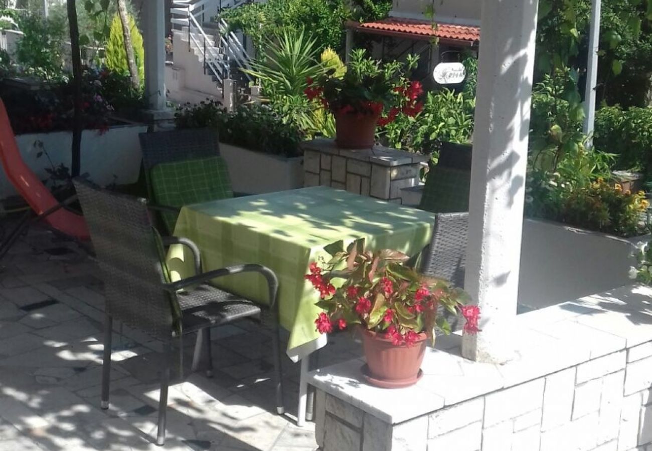 Appartement à Trpanj - Appartement dans Trpanj avec terrasse, Climatisation, WIFI, Machine à laver (4199-3)