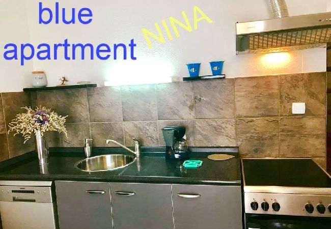 Appartement à Donji Karin - Appartement dans Karin Gornji avec vue mer, Balcon, Climatisation, WIFI (4207-1) Appartement à Donji Karin - Appartement dans Karin Gornji avec vue mer, Balcon, Climatisation, WIFI (4207-1)