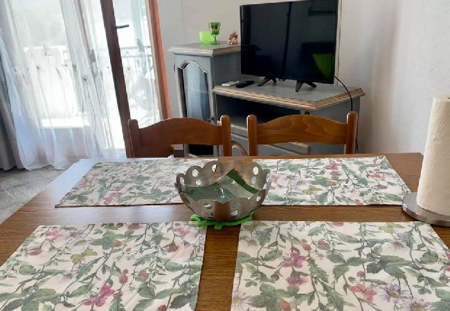 Appartement à Donji Karin - Appartement dans Karin Gornji avec vue mer, Balcon, Climatisation, WIFI (4207-2) Appartement à Donji Karin - Appartement dans Karin Gornji avec vue mer, Balcon, Climatisation, WIFI (4207-2)