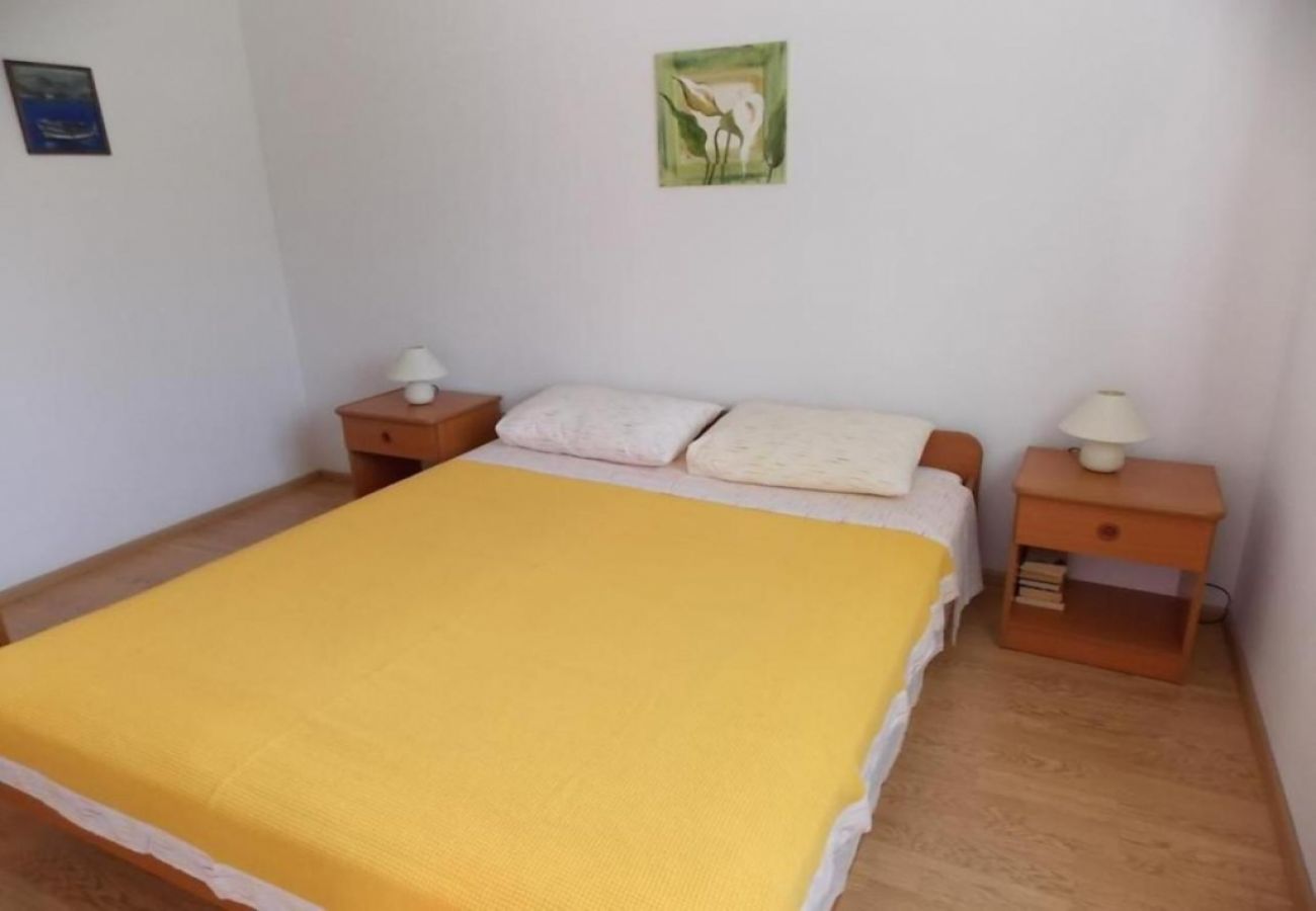 Appartement à Trogir - Appartement dans Trogir avec vue mer, Balcon, Climatisation, WIFI (4236-1)