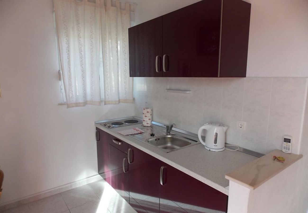 Appartement à Trogir - Appartement dans Trogir avec vue mer, Balcon, Climatisation, WIFI (4236-1)