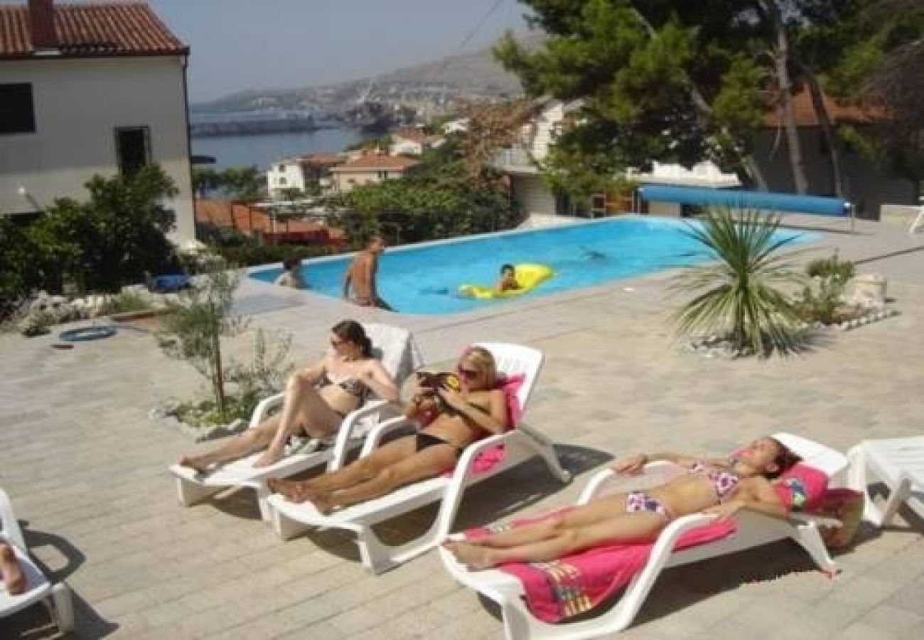 Appartement à Trogir - Appartement dans Trogir avec vue mer, Balcon, Climatisation, WIFI (4236-1)