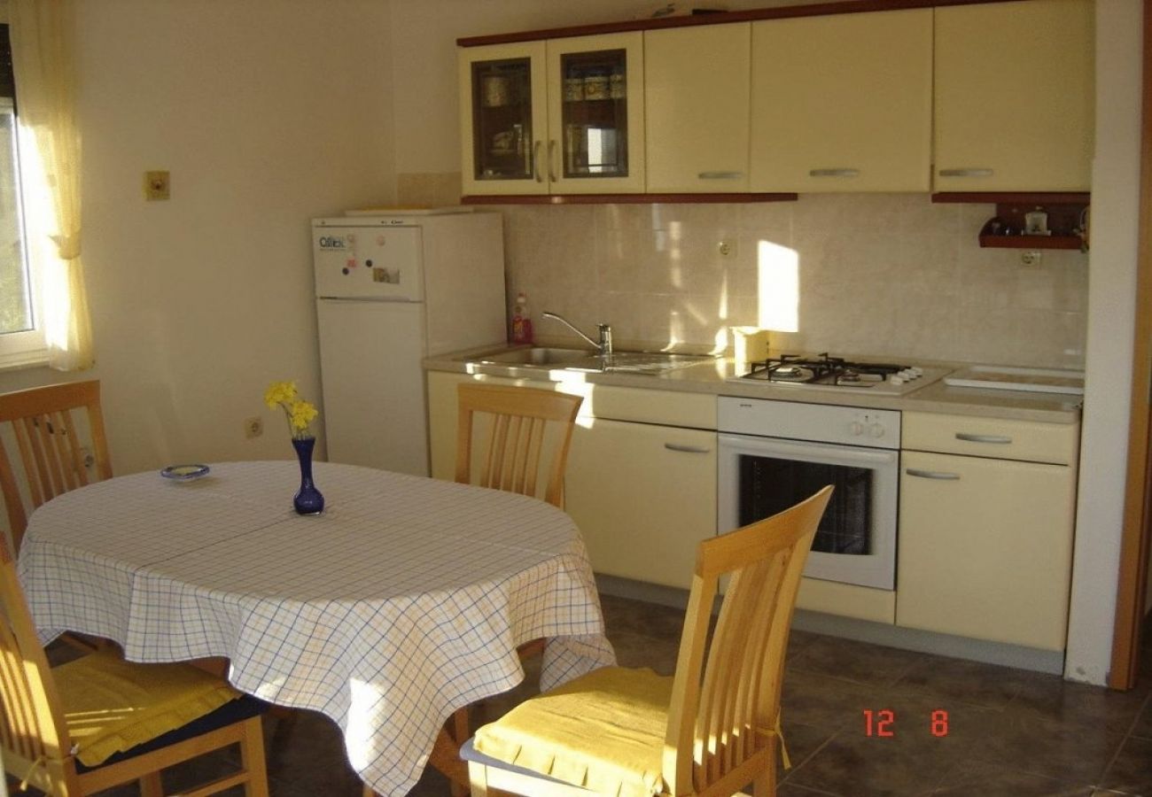 Appartement à Trogir - Appartement dans Trogir avec vue mer, Balcon, Climatisation, WIFI (4236-3)