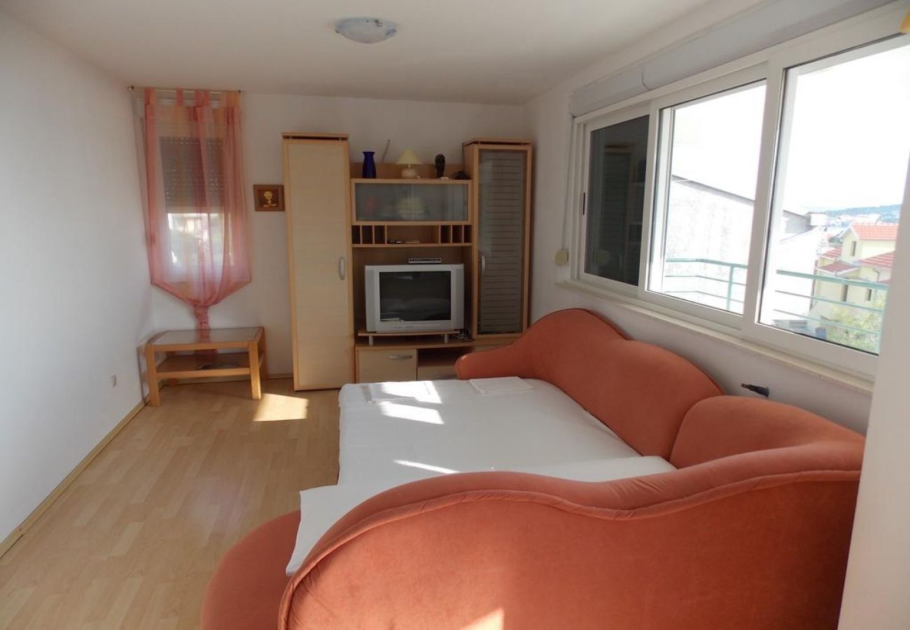 Appartement à Trogir - Appartement dans Trogir avec vue mer, Balcon, Climatisation, WIFI (4236-3)