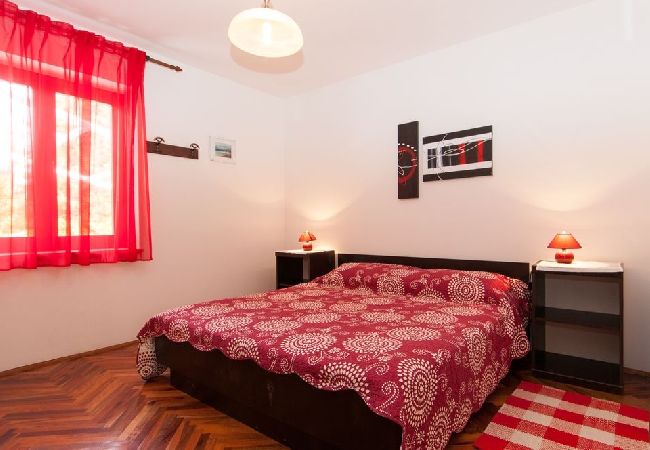 Appartement à Mali Lošinj - Appartement dans Mali Lošinj avec terrasse, Climatisation, WIFI, Machine à laver (4241-3) Appartement à Mali Lošinj - Appartement dans Mali Lošinj avec terrasse, Climatisation, WIFI, Machine à laver (4241-3)