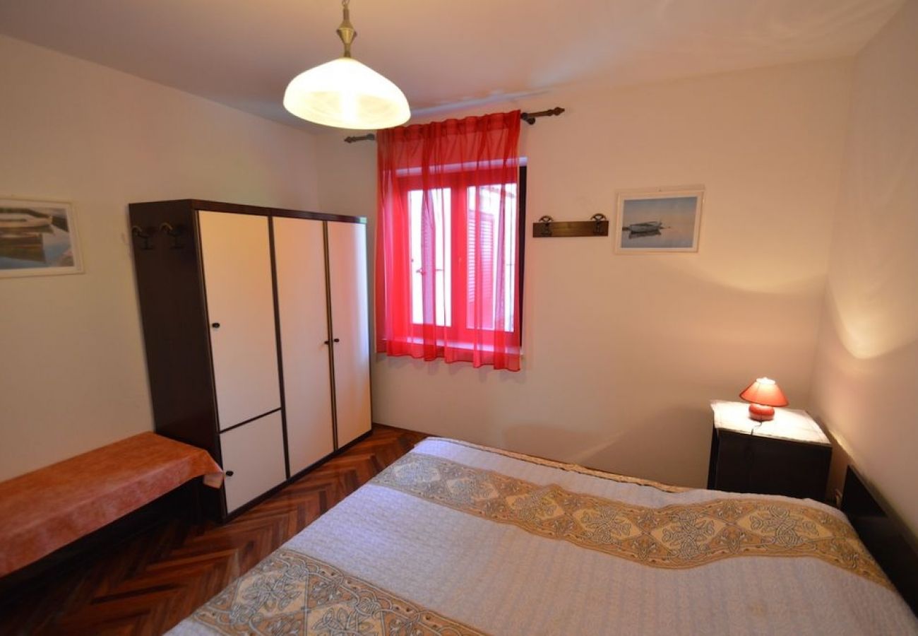 Appartement à Mali Lošinj - Appartement dans Mali Lošinj avec terrasse, Climatisation, WIFI, Machine à laver (4241-3)